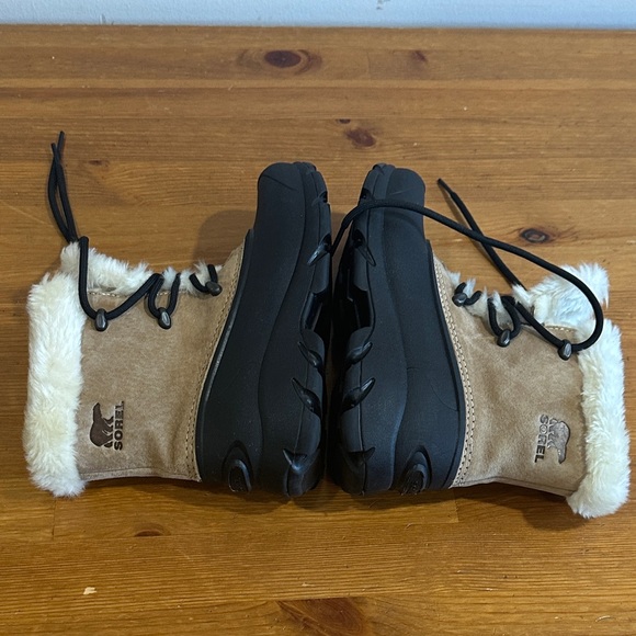 Sorel Women's Tan and Black Ankle Boots - Picture 13 of 16